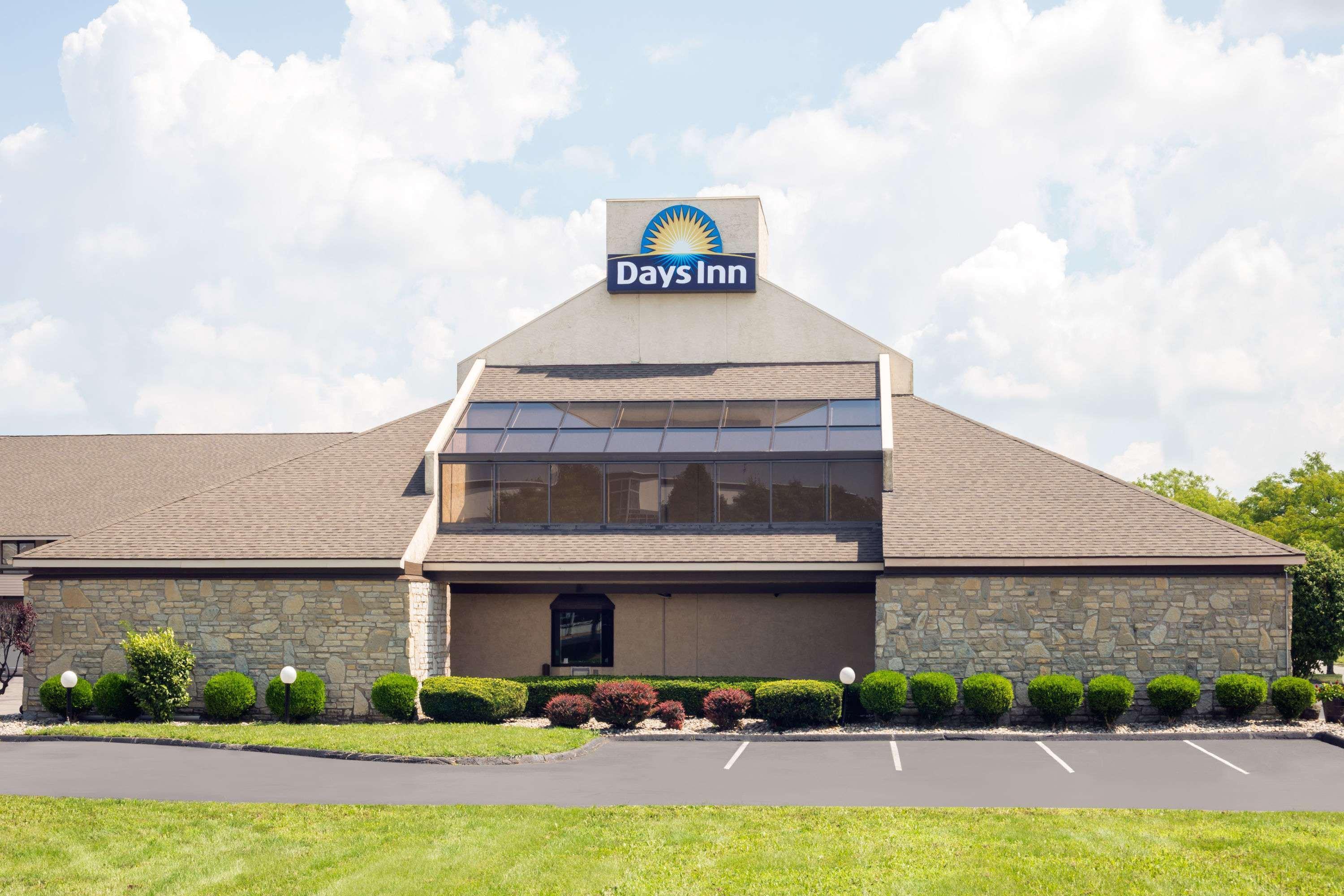 Days Inn By Wyndham Maumee/Toledo Exterior photo