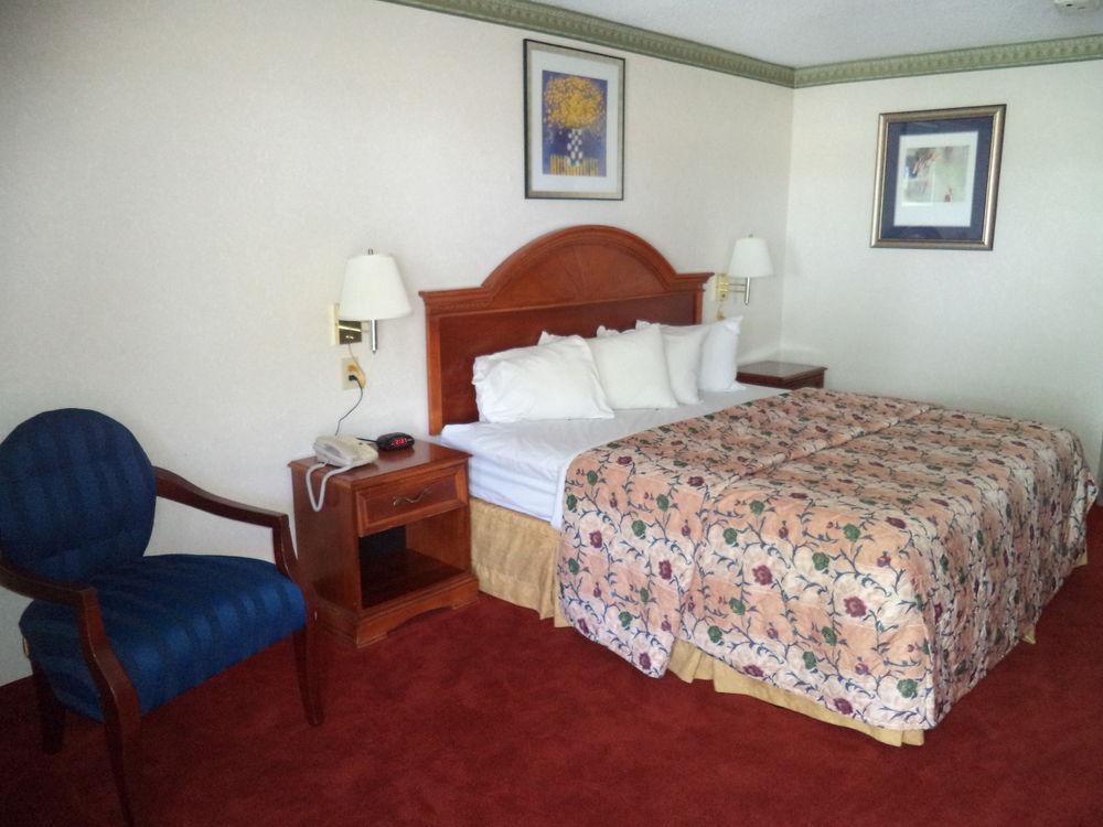 Days Inn By Wyndham Maumee/Toledo Exterior photo